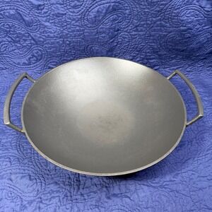 Le Creuset Cast Iron Wok 14.25 Inch Gray Matte Black Enamel Dual Handle Pan